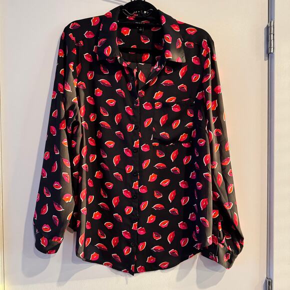 Torrid Lizzie Georgette Button-Up Top Black Lip Print Pocket Long Sleeve Sz 1X - Picture 1 of 6